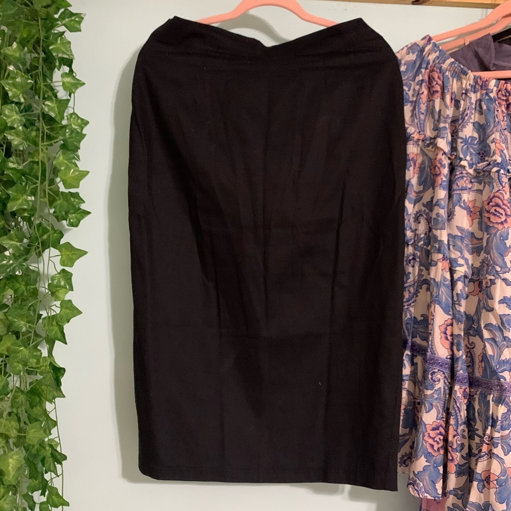 Black pencil skirt